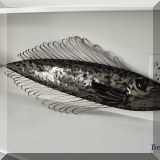 D05. Metal fish art. 